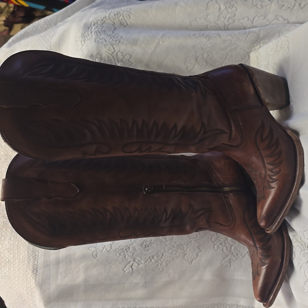 Brown Corral boots size 8.5